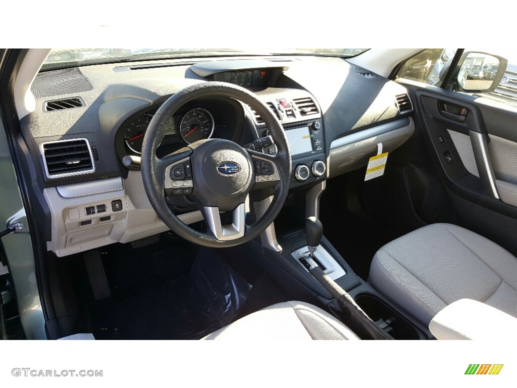 2017 Forester 2.5i - Jasmine Green Metallic / Gray photo #9