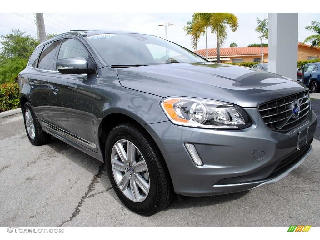 Osmium Grey Metallic 2017 Volvo XC60 T5 Inscription Exterior Photo #117322594