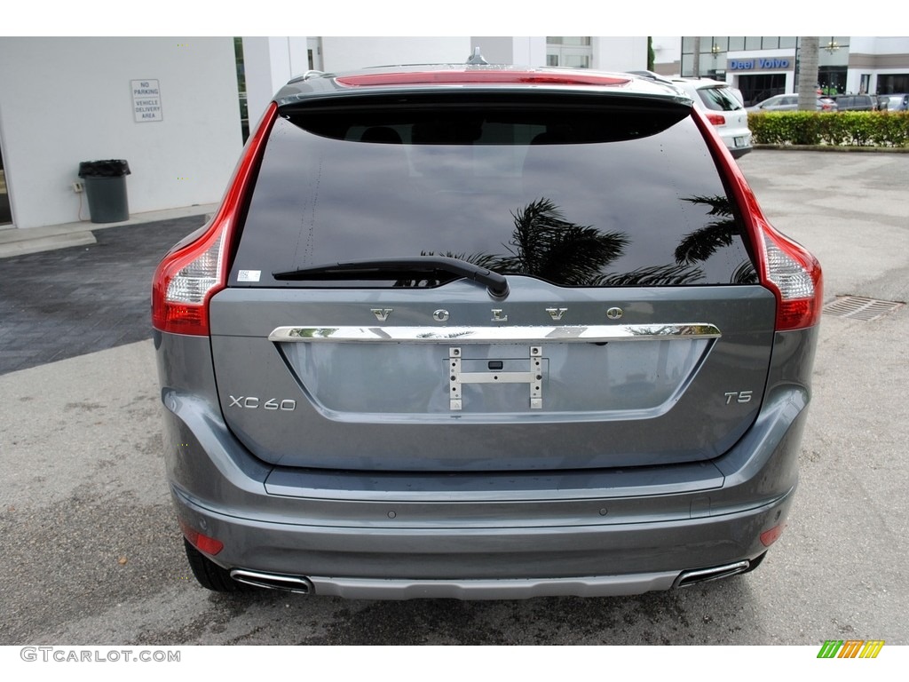 2017 Volvo XC60 T5 Inscription Marks and Logos Photos