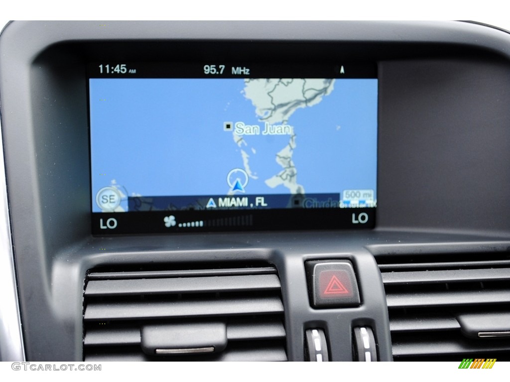 2017 Volvo XC60 T5 Inscription Controls Photo #117323064