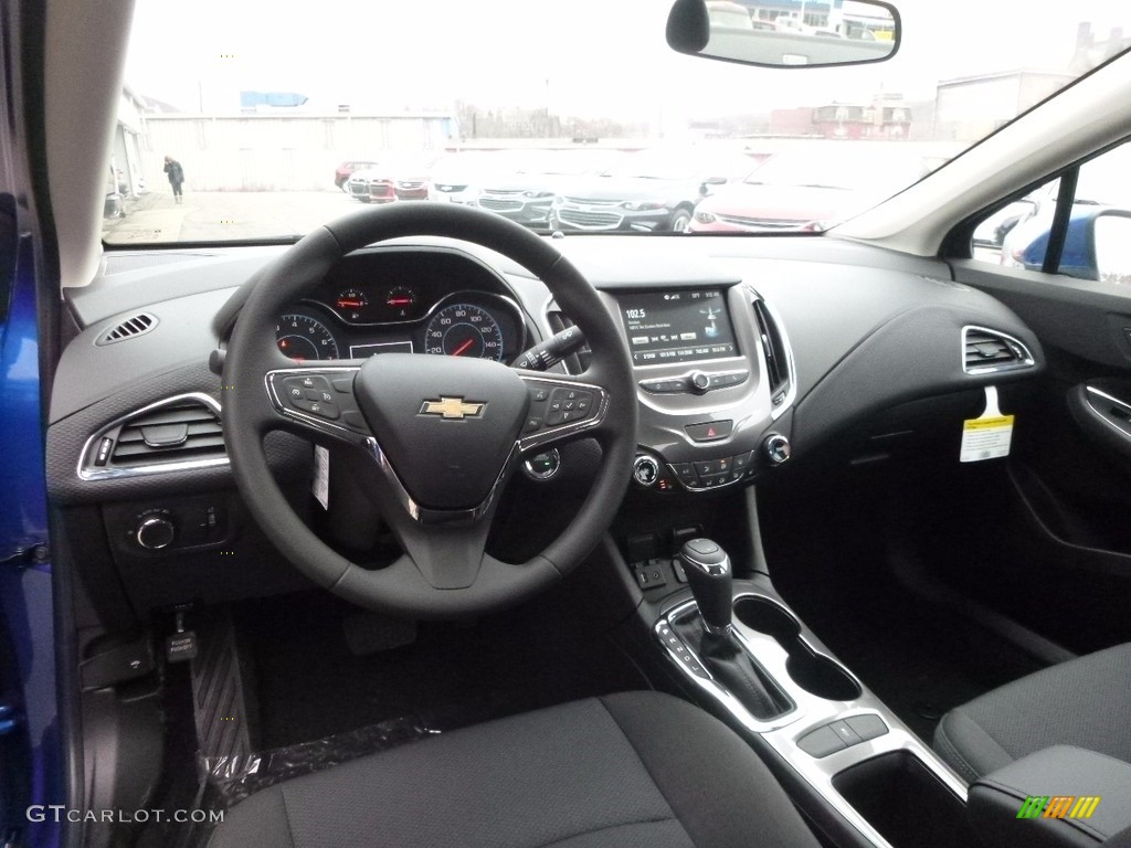 Jet Black Interior 2017 Chevrolet Cruze LT Photo #117325216