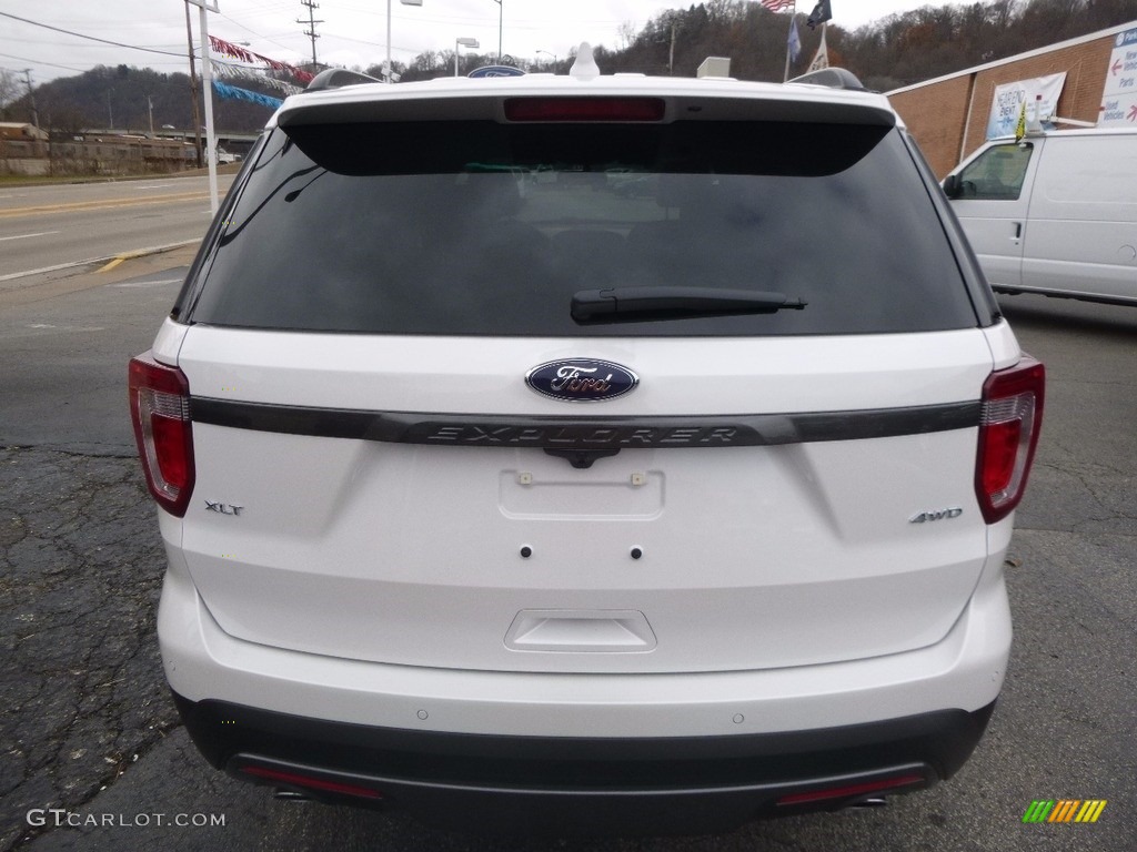 2017 Explorer XLT 4WD - White Platinum / Sport Appearance Dark Earth Gray photo #3