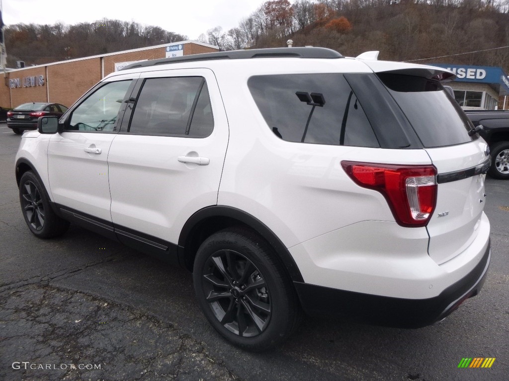 2017 Explorer XLT 4WD - White Platinum / Sport Appearance Dark Earth Gray photo #4