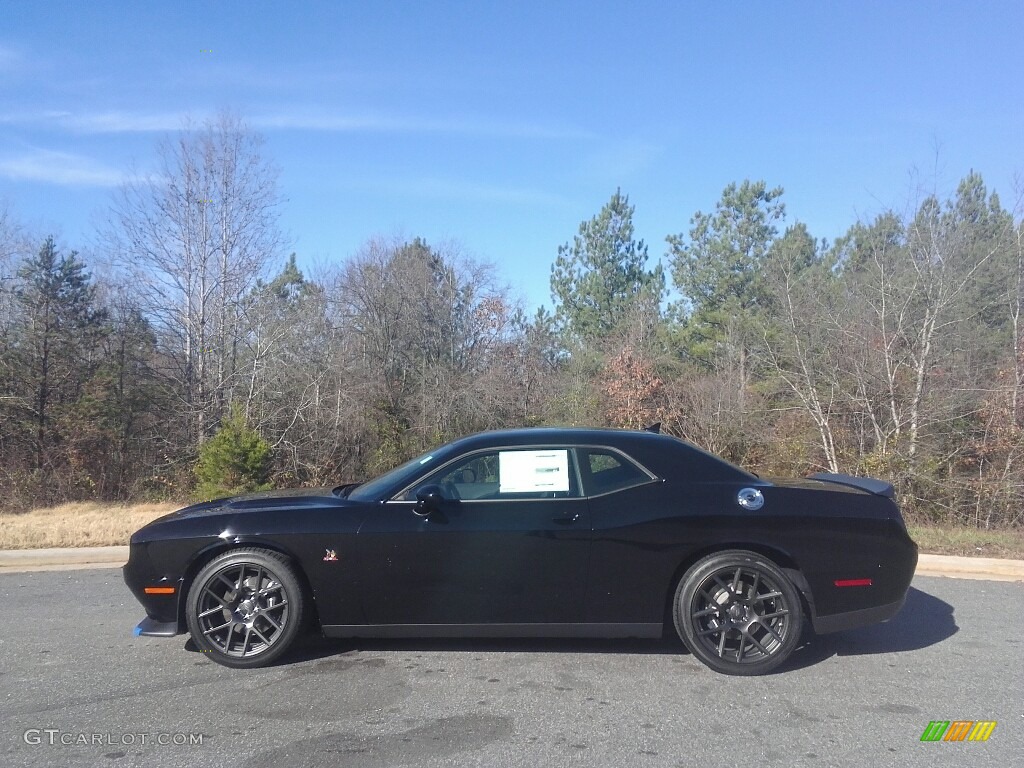 2017 Challenger R/T Scat Pack - Pitch Black / Black photo #13