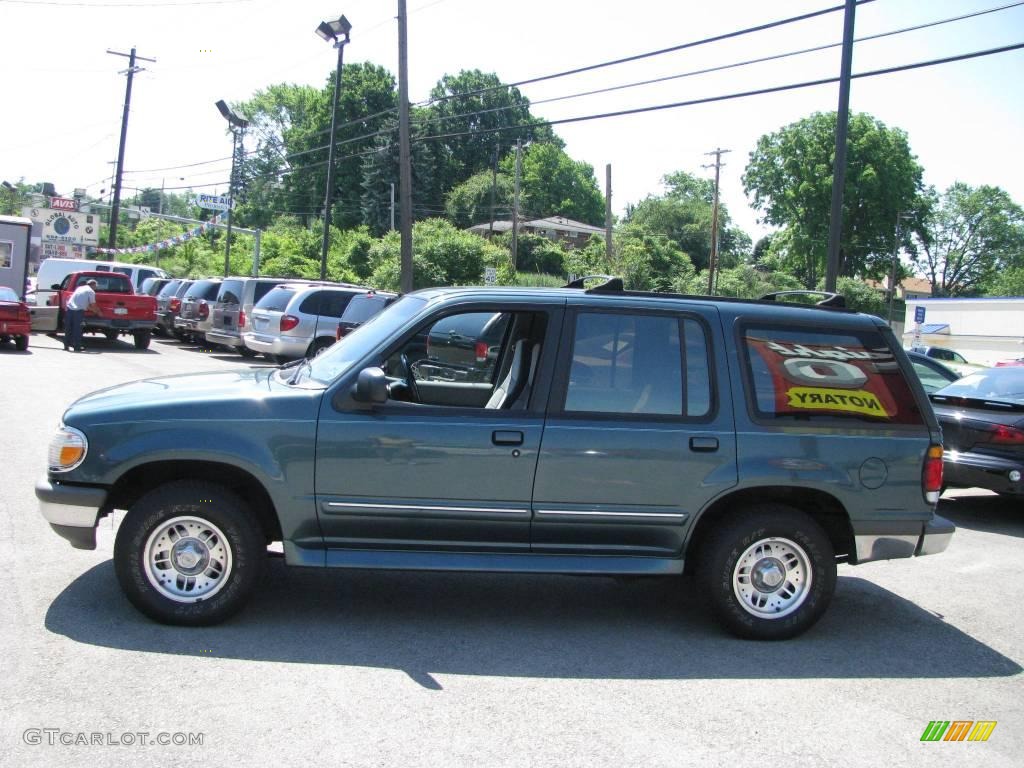1995 Explorer XLT 4x4 - Medium Willow Metallic / Light Flint photo #9