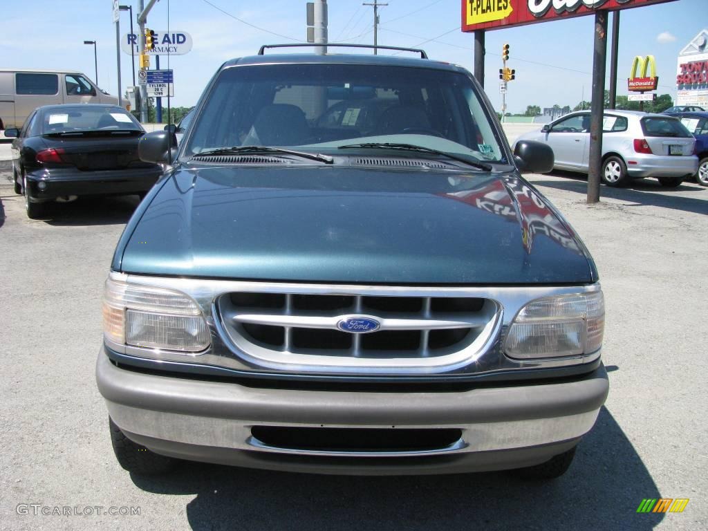 1995 Explorer XLT 4x4 - Medium Willow Metallic / Light Flint photo #11