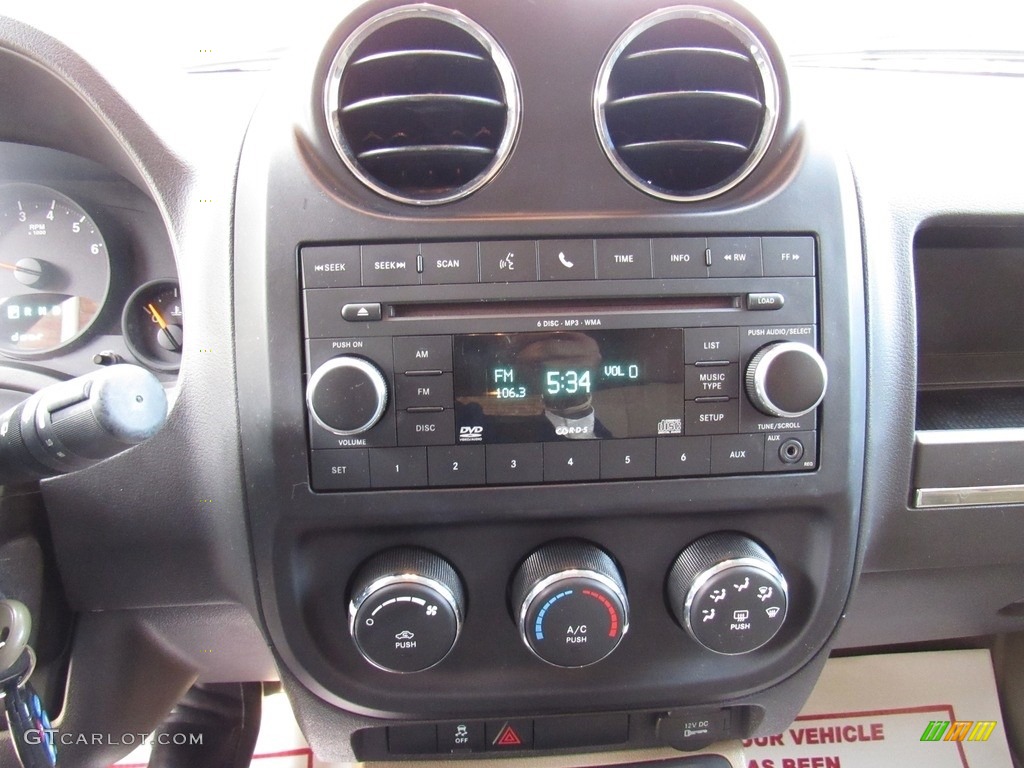 2010 Patriot Sport - Blackberry Pearl / Dark Slate Gray/Pebble Beige photo #15