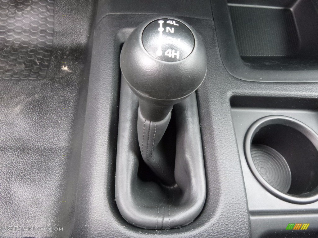 2017 Ram 2500 Tradesman Regular Cab 4x4 6 Speed Automatic Transmission Photo #117334618