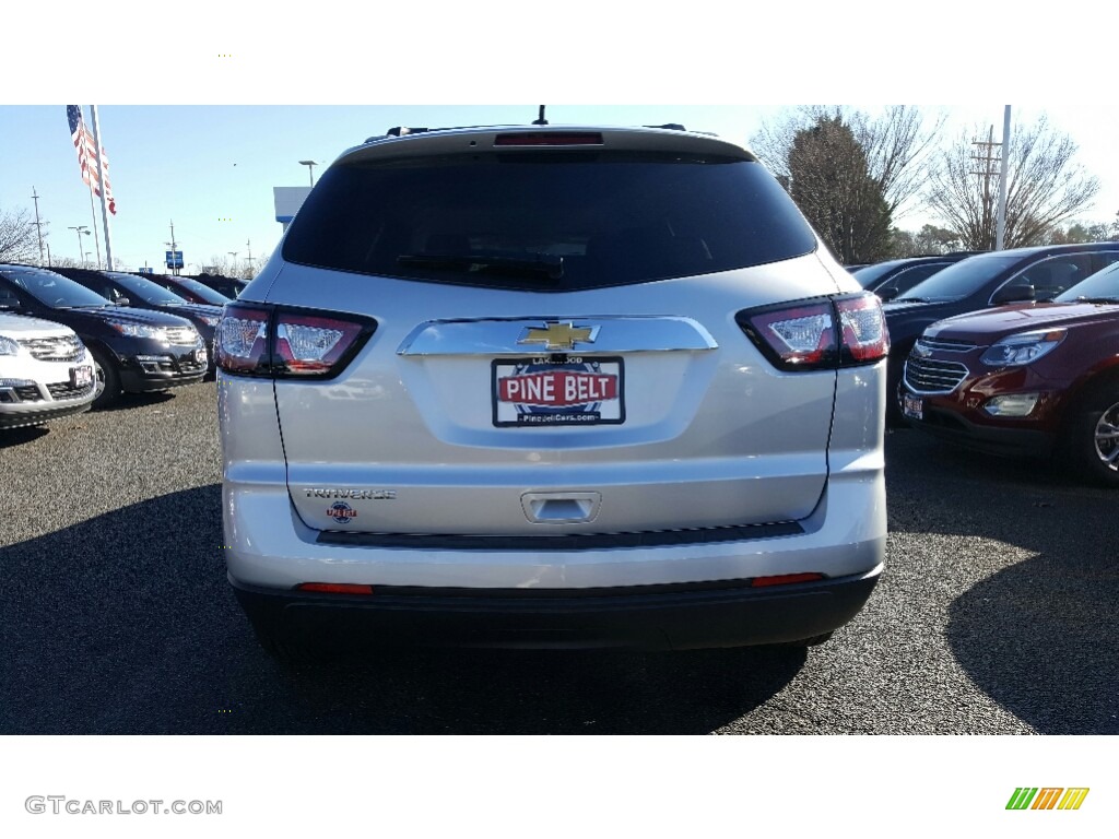 2017 Traverse LS - Silver Ice Metallic / Dark Titanium/Light Titanium photo #5