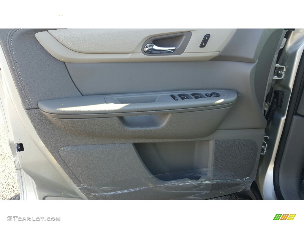2017 Traverse LS - Silver Ice Metallic / Dark Titanium/Light Titanium photo #6