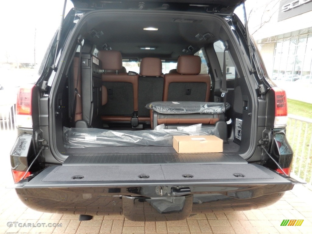 2017 Toyota Land Cruiser 4WD Trunk Photo #117340559