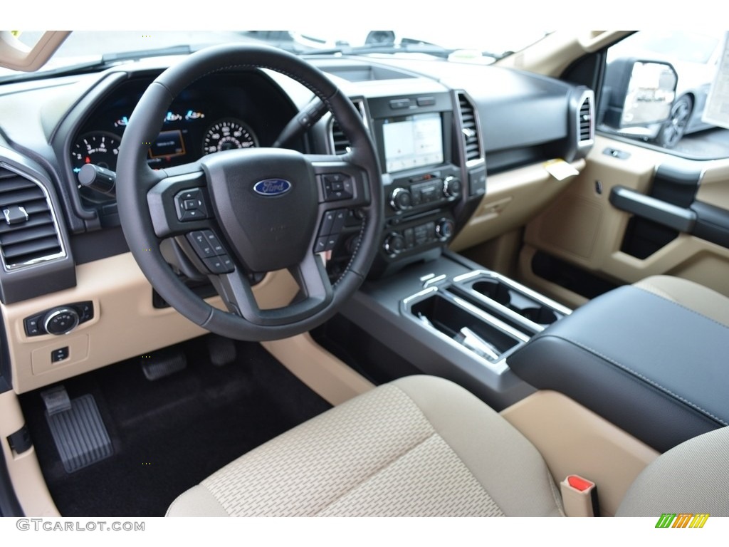 Light Camel Interior 2017 Ford F150 XLT SuperCrew Photo #117344479