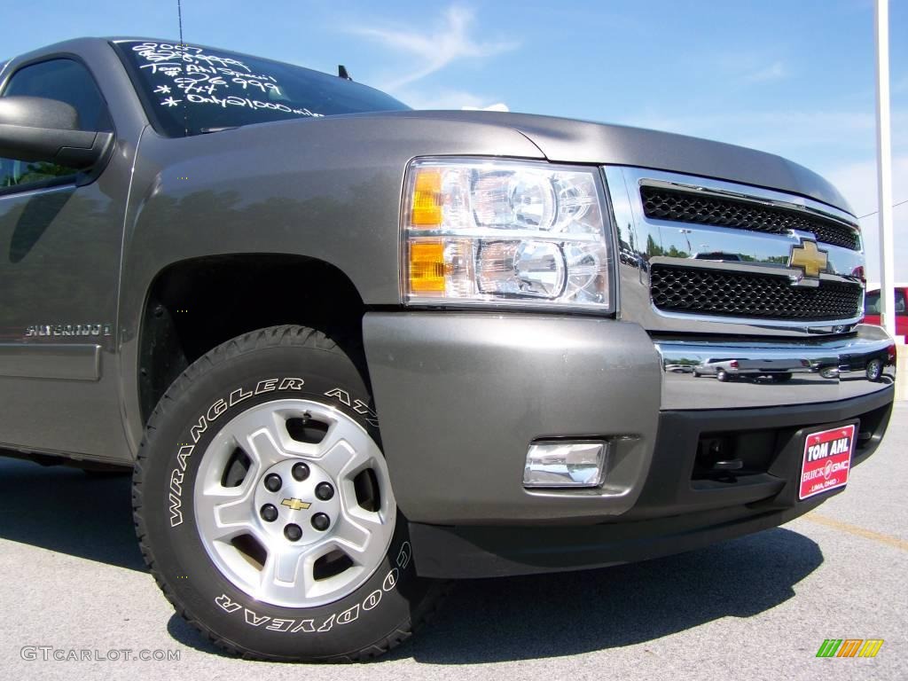 2007 Silverado 1500 LT Extended Cab 4x4 - Graystone Metallic / Ebony Black photo #2