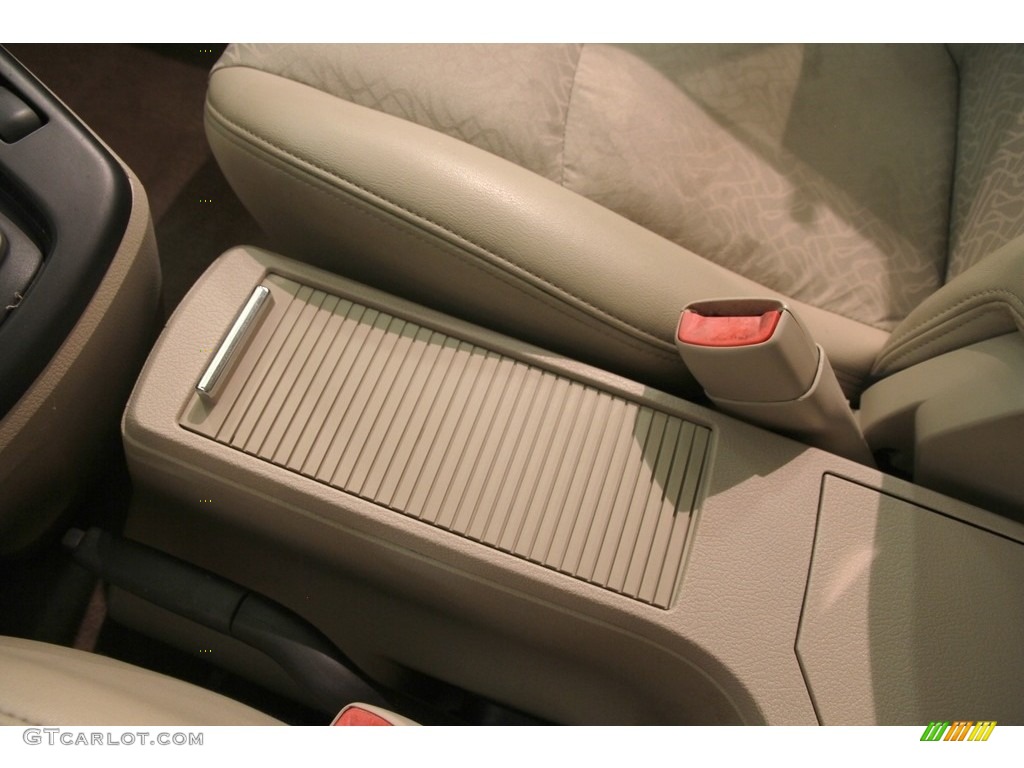 2006 VUE V6 - Polar White / Tan photo #9