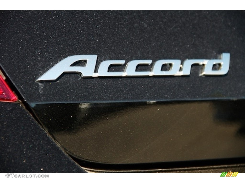 2017 Honda Accord EX-L Coupe Marks and Logos Photo #117361376