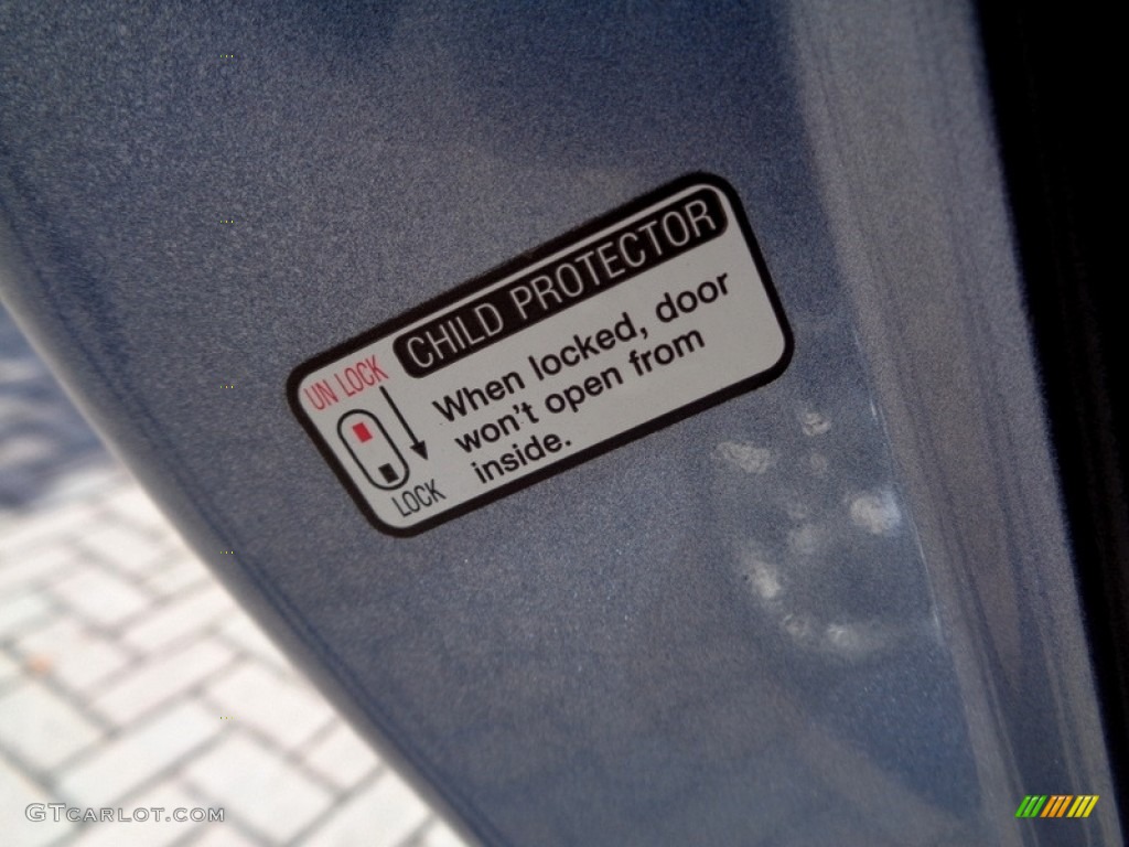 2003 Matrix XR - Cosmic Blue Metallic / Stone Gray photo #45