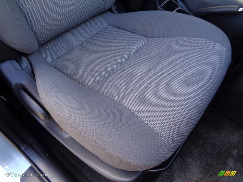 2003 Matrix XR - Cosmic Blue Metallic / Stone Gray photo #60