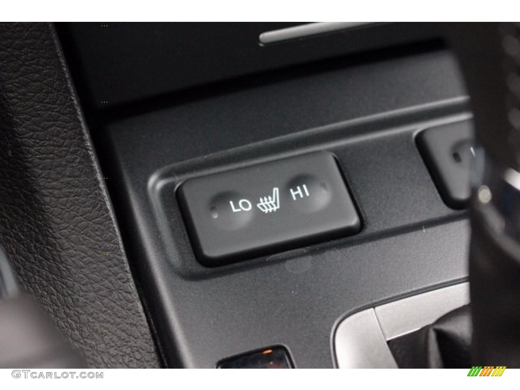 2017 Acura ILX Premium A-Spec Controls Photo #117365123