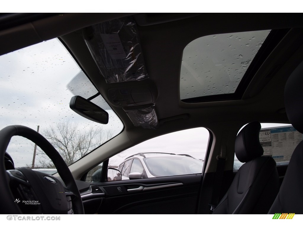 2017 Fusion Titanium AWD - Magnetic / Ebony photo #12