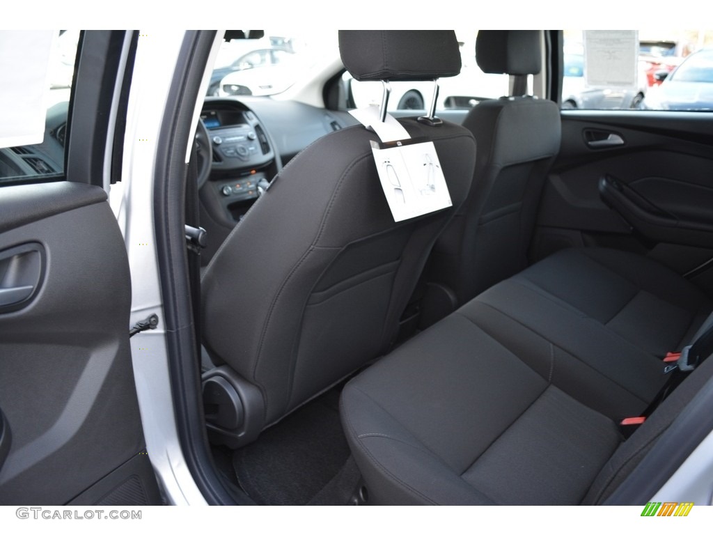Charcoal Black Interior 2017 Ford Focus SE Sedan Photo #117368491