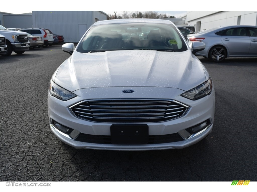 2017 Fusion SE - White Platinum / Ebony photo #4