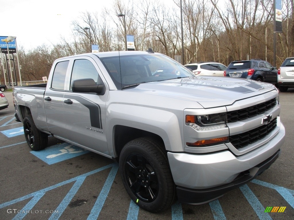 2017 Silverado 1500 Custom Double Cab 4x4 - Silver Ice Metallic / Dark Ash/Jet Black photo #9