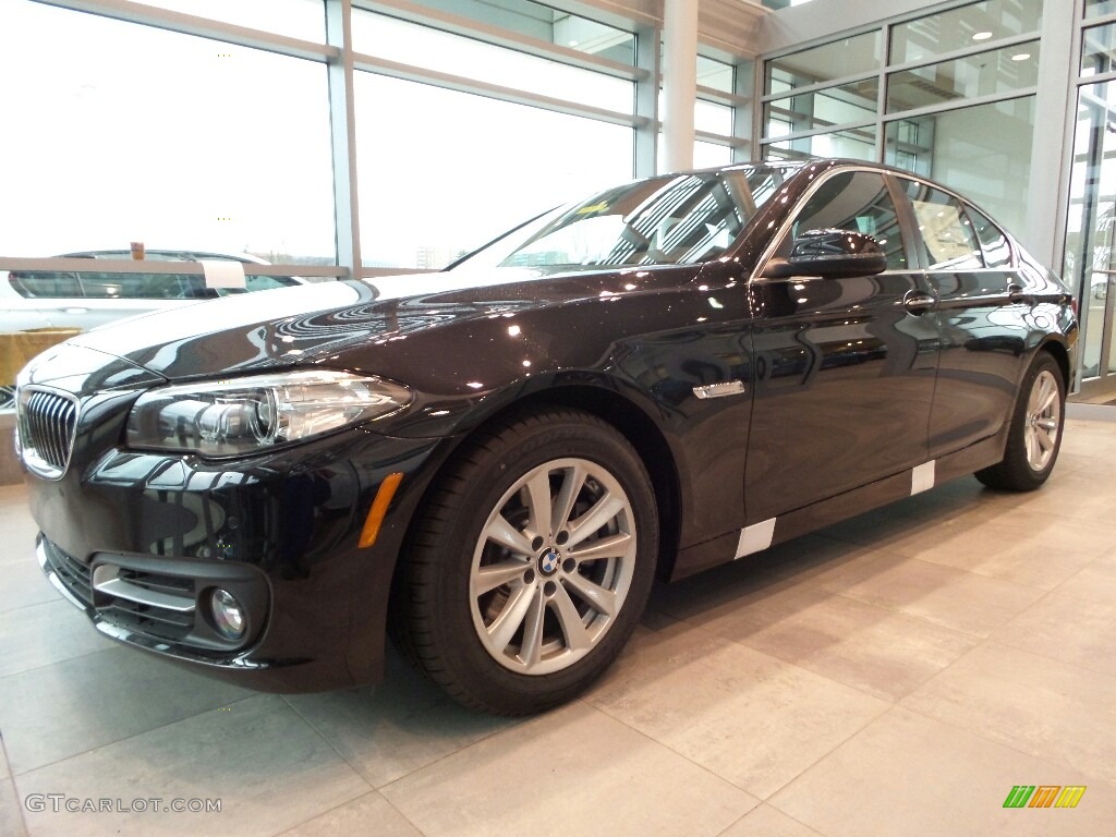 2016 5 Series 528i xDrive Sedan - Black Sapphire Metallic / Black photo #3