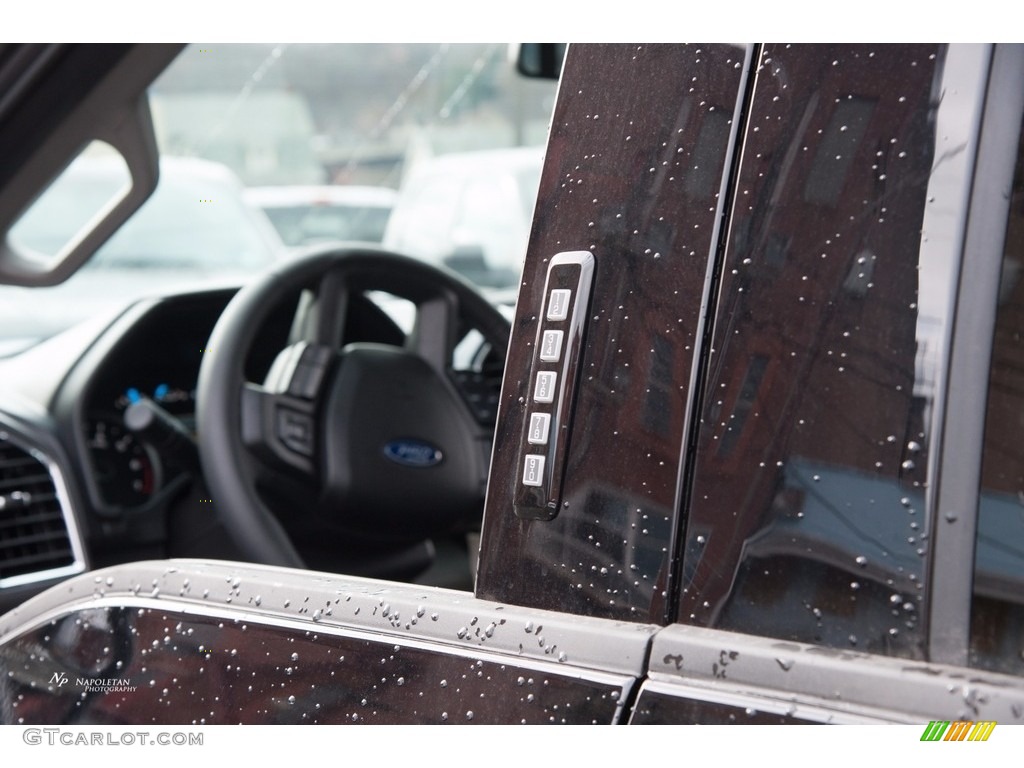 2017 F150 XLT SuperCab 4x4 - Shadow Black / Earth Gray photo #7
