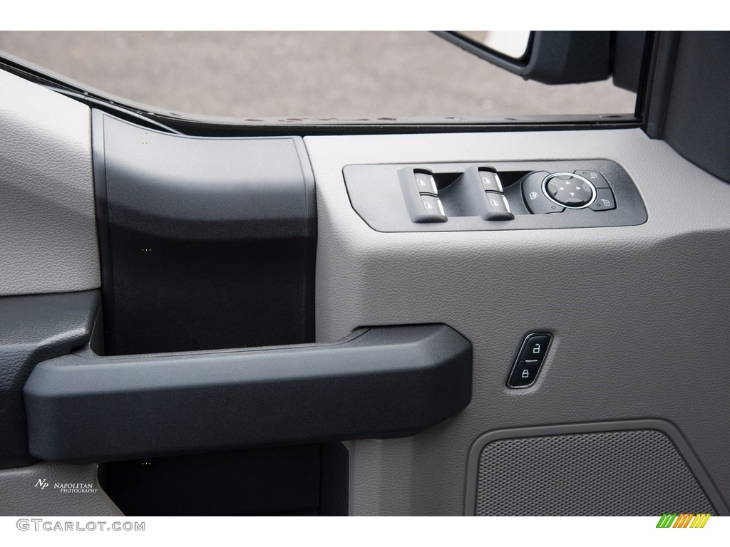 2017 F150 XL SuperCab 4x4 - Ingot Silver / Earth Gray photo #7