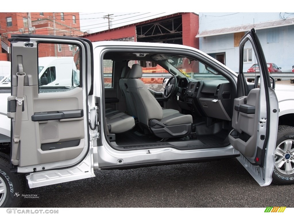 2017 F150 XL SuperCab 4x4 - Ingot Silver / Earth Gray photo #11