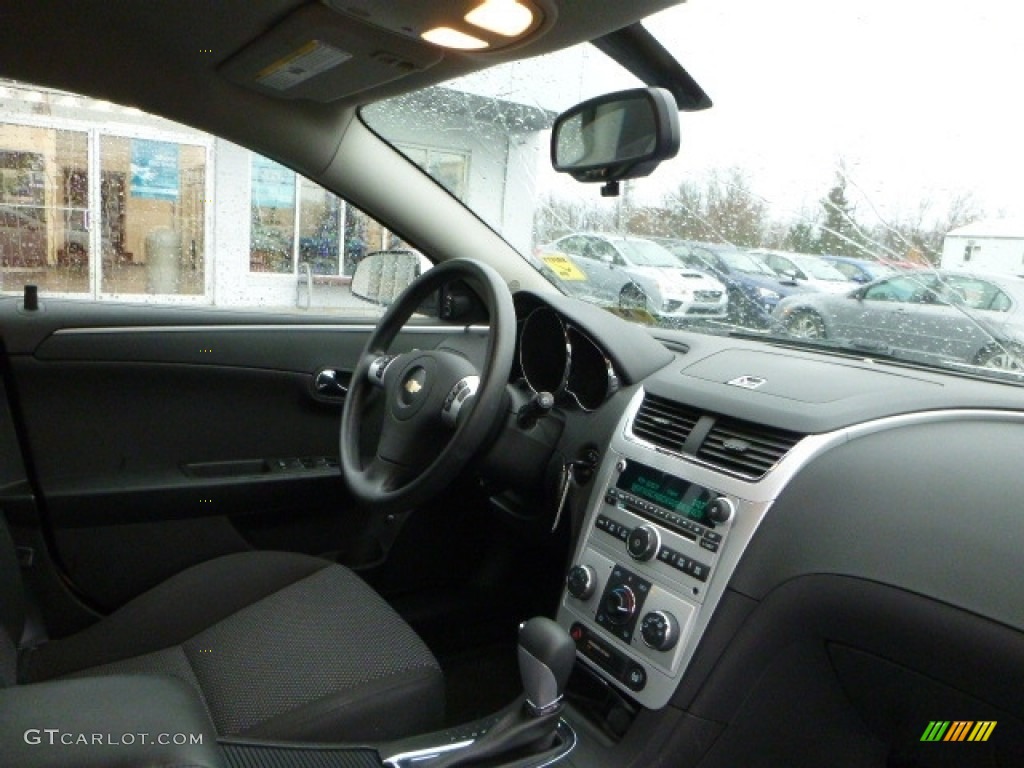 2008 Malibu LT Sedan - White / Ebony photo #4