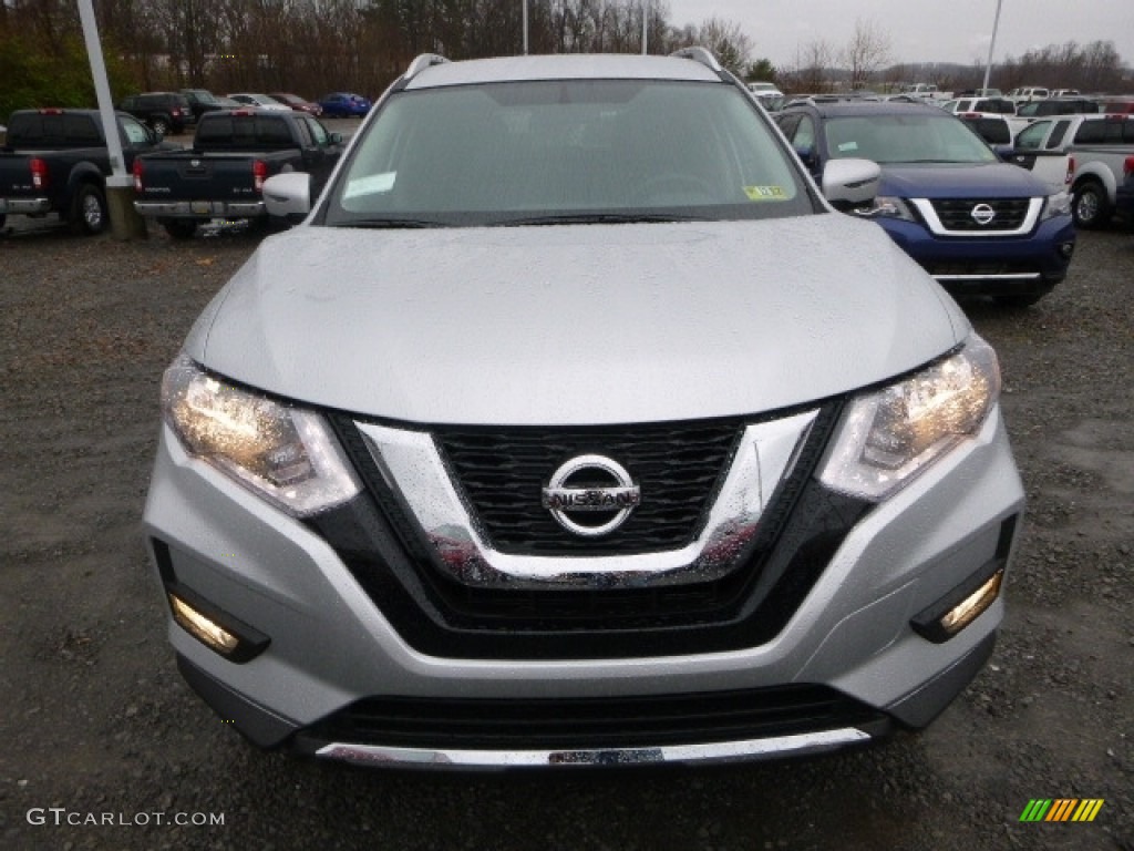 2017 Rogue SV AWD - Brilliant Silver / Charcoal photo #11