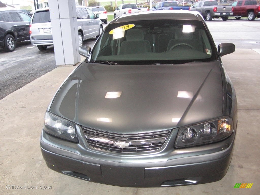 2005 Impala  - Medium Gray Metallic / Medium Gray photo #22