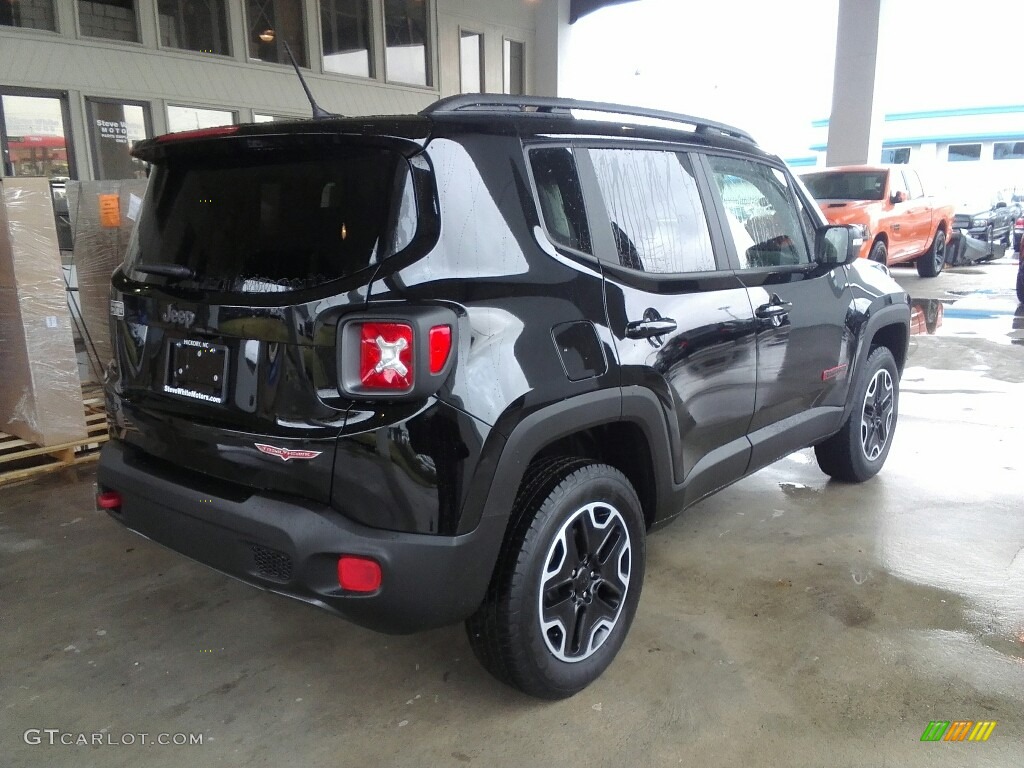 2017 Renegade Trailhawk 4x4 - Black / Black photo #6