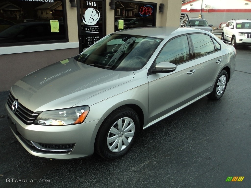 2012 Passat 2.5L S - Tungsten Silver Metallic / Titan Black photo #2