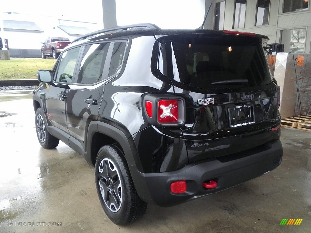 2017 Renegade Trailhawk 4x4 - Black / Black photo #8
