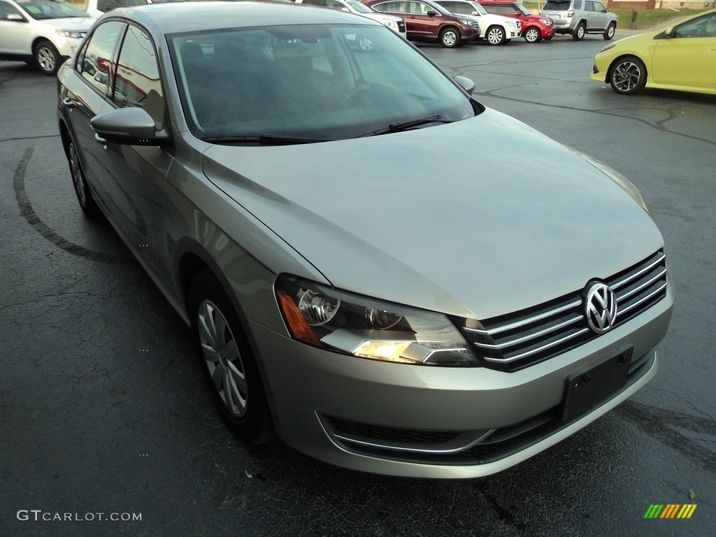 2012 Passat 2.5L S - Tungsten Silver Metallic / Titan Black photo #5