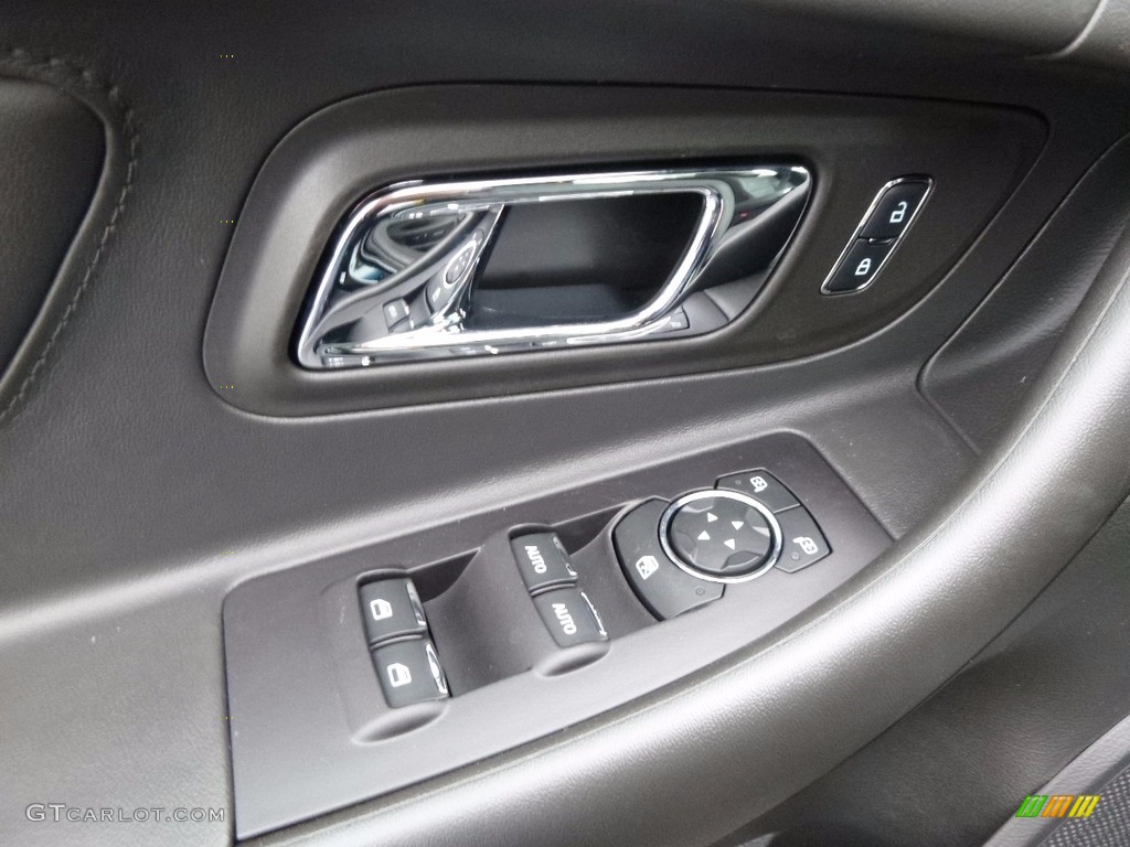 2016 Ford Taurus SHO AWD Controls Photos