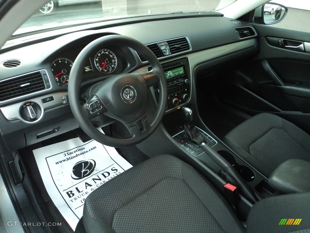 2012 Passat 2.5L S - Tungsten Silver Metallic / Titan Black photo #6