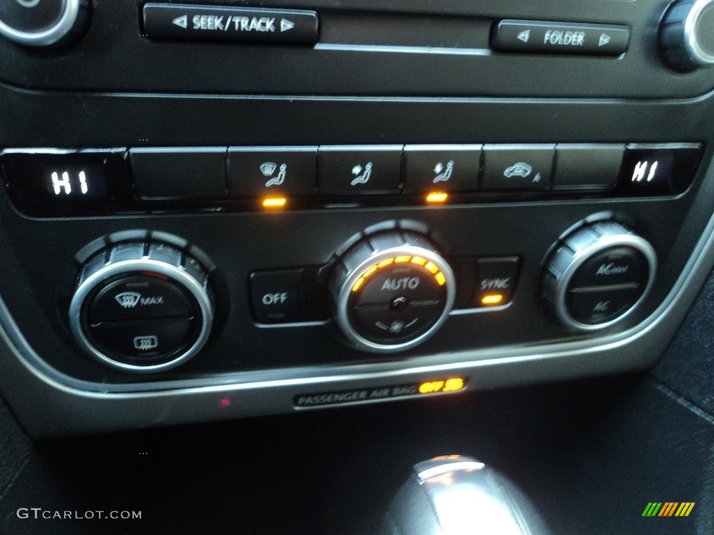 2012 Passat 2.5L S - Tungsten Silver Metallic / Titan Black photo #17