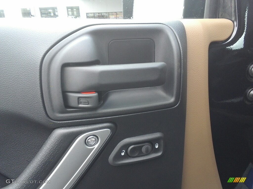 2017 Wrangler Sahara 4x4 - Black / Black/Dark Saddle photo #13