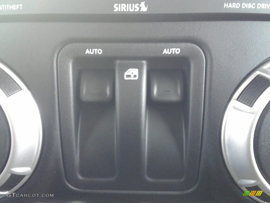 2017 Wrangler Sahara 4x4 - Black / Black/Dark Saddle photo #23