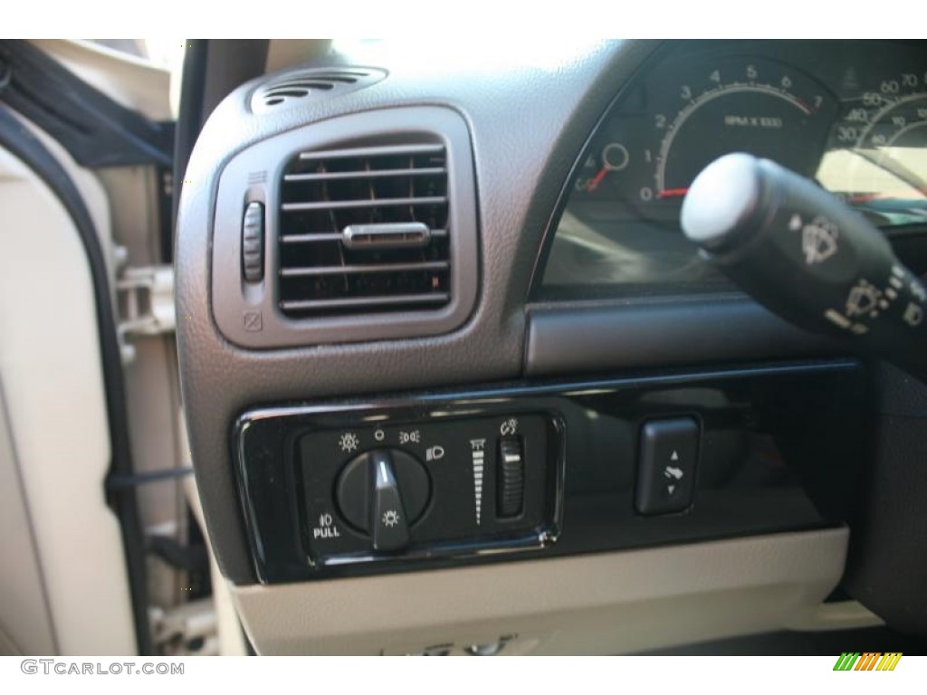 2003 LS V6 - Ivory Parchment Metallic / Black photo #22