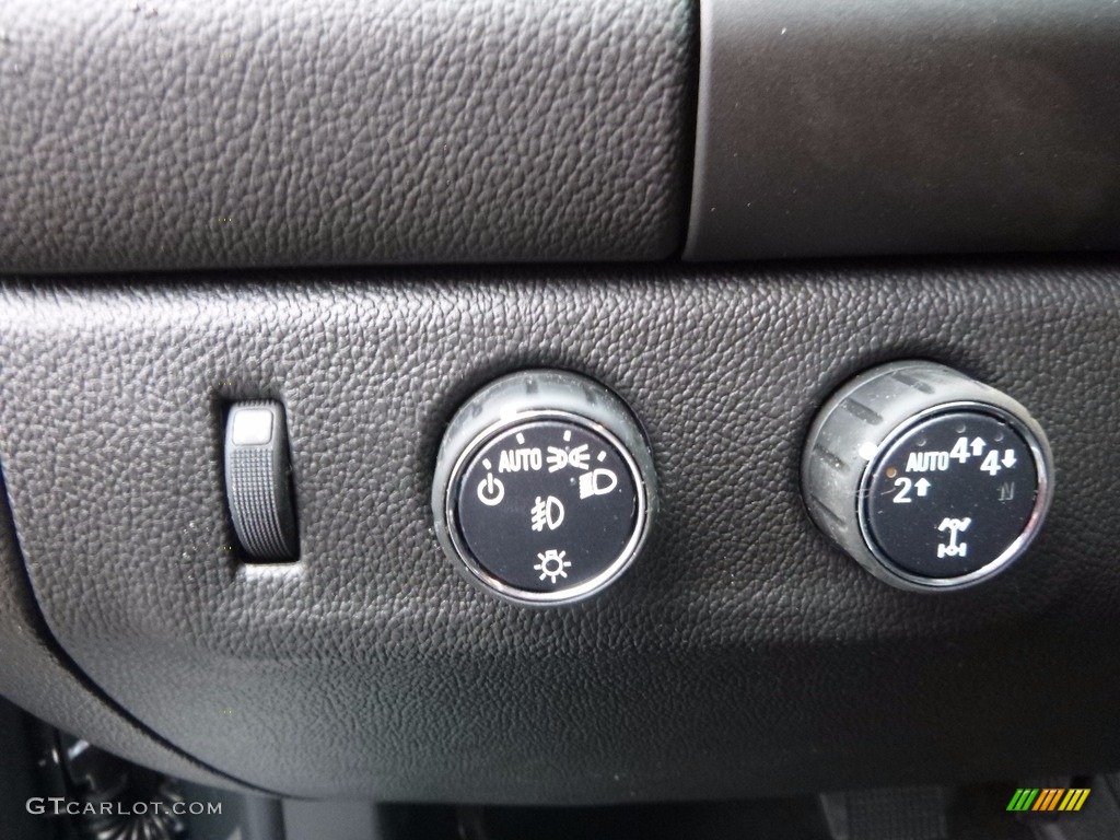 2017 Chevrolet Colorado LT Crew Cab 4x4 Controls Photos