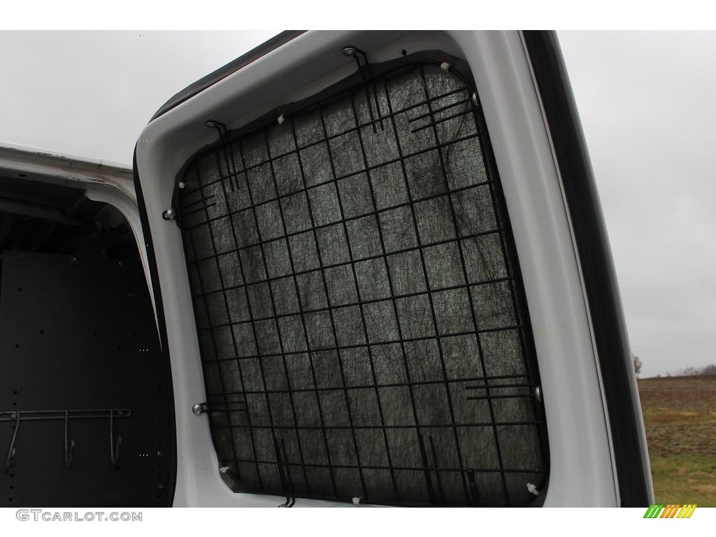 2011 E Series Van E250 Commercial - Oxford White / Medium Flint photo #16
