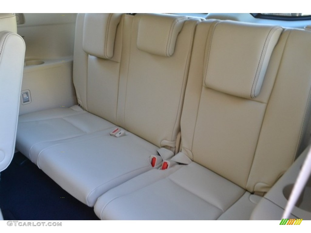 2017 Toyota Highlander XLE AWD Rear Seat Photos