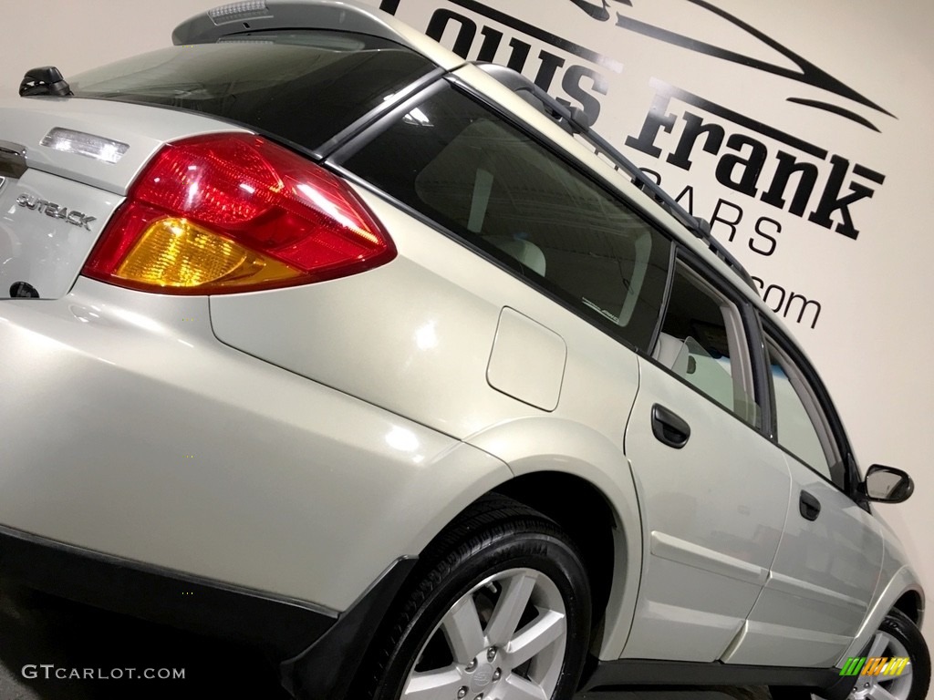 2007 Outback 2.5i Wagon - Champagne Gold Opal / Warm Ivory Tweed photo #14