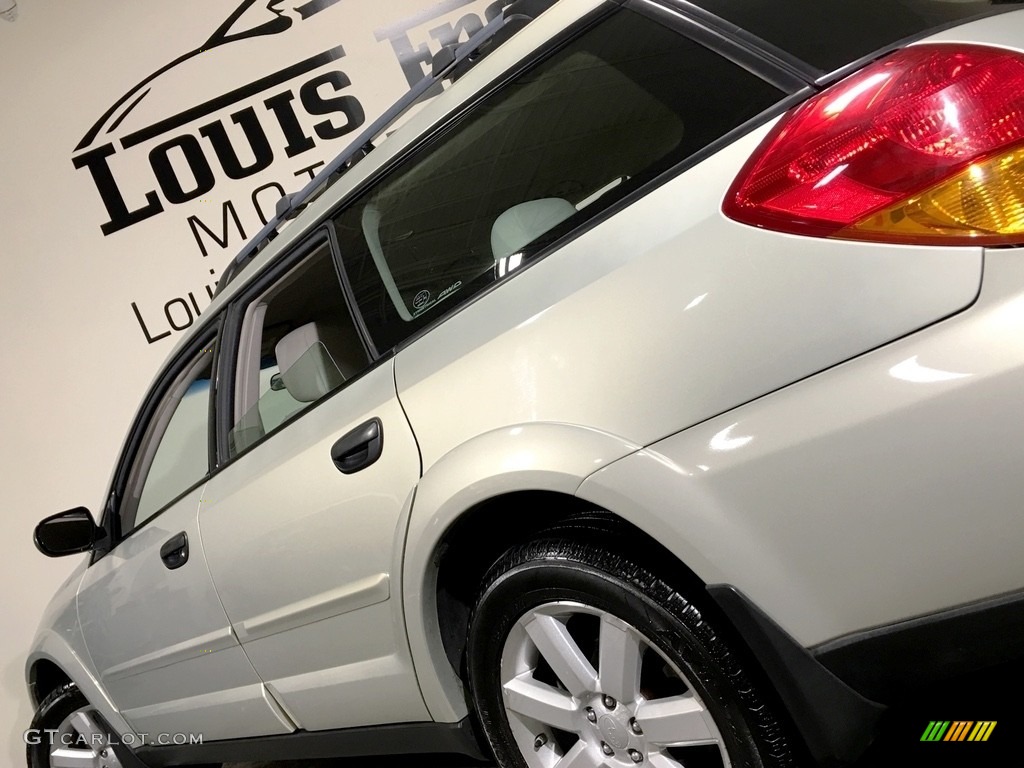 2007 Outback 2.5i Wagon - Champagne Gold Opal / Warm Ivory Tweed photo #16