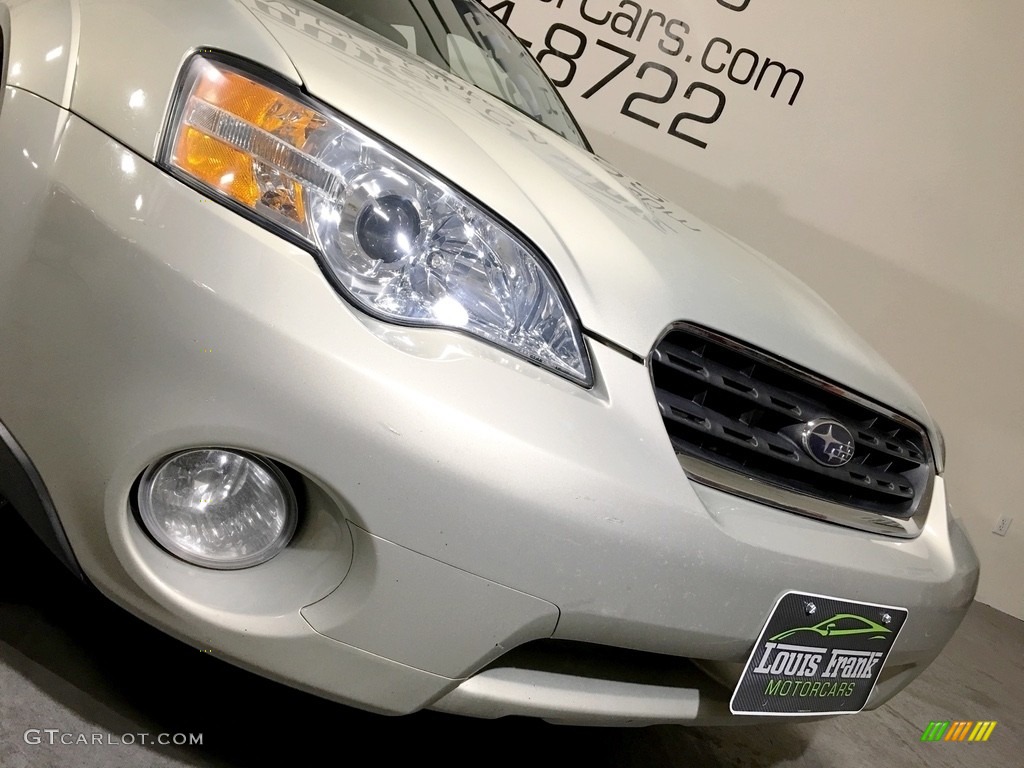 2007 Outback 2.5i Wagon - Champagne Gold Opal / Warm Ivory Tweed photo #19