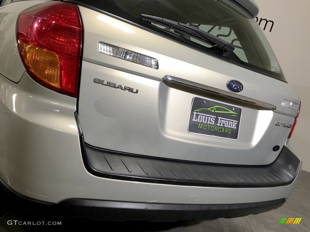 2007 Outback 2.5i Wagon - Champagne Gold Opal / Warm Ivory Tweed photo #22